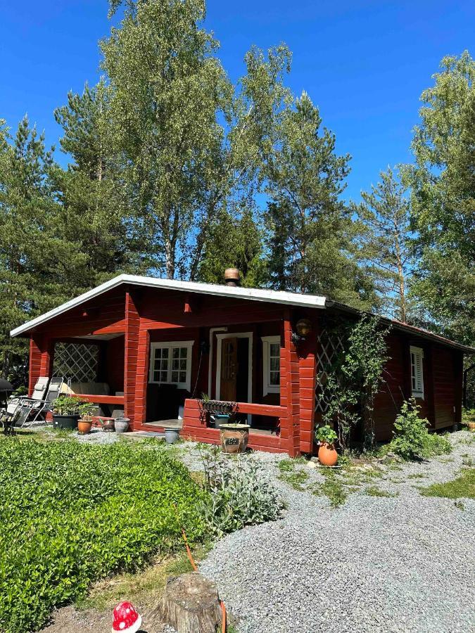 Near Kapellskaer Port - A Cosy Cottage In Norrtaelje Экстерьер фото